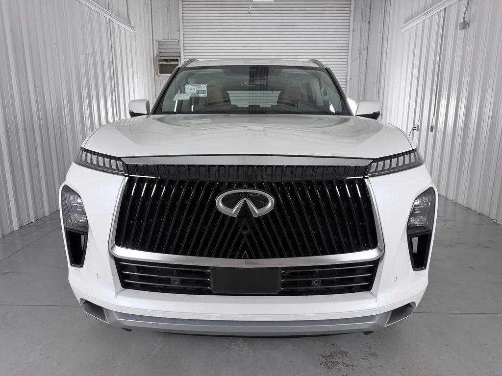 New 2027 RADIANT WHITE INFINITI Luxe 2WD image 3