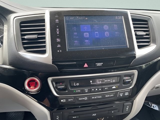 Used 2017 Crystal Black Pearl Honda Touring image 24