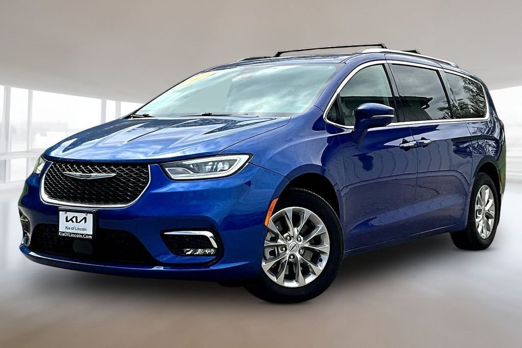 2021 Chrysler Pacifica Touring L's photo