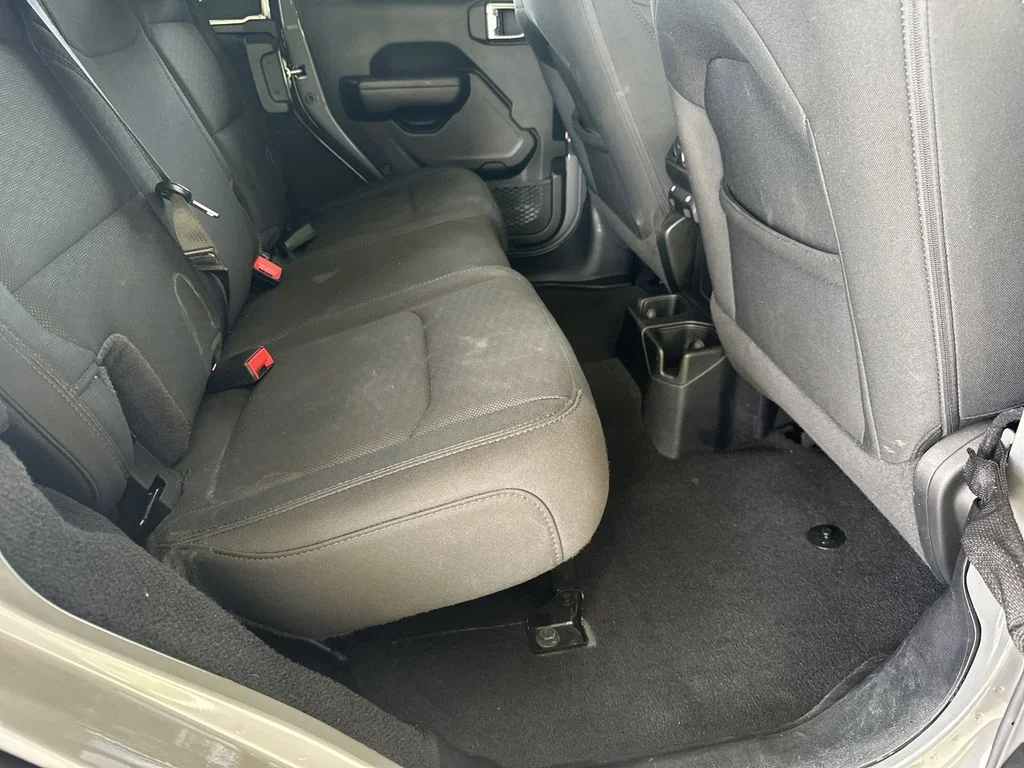 Used 2020 Gray Jeep Unlimited Sport Altitude image 33