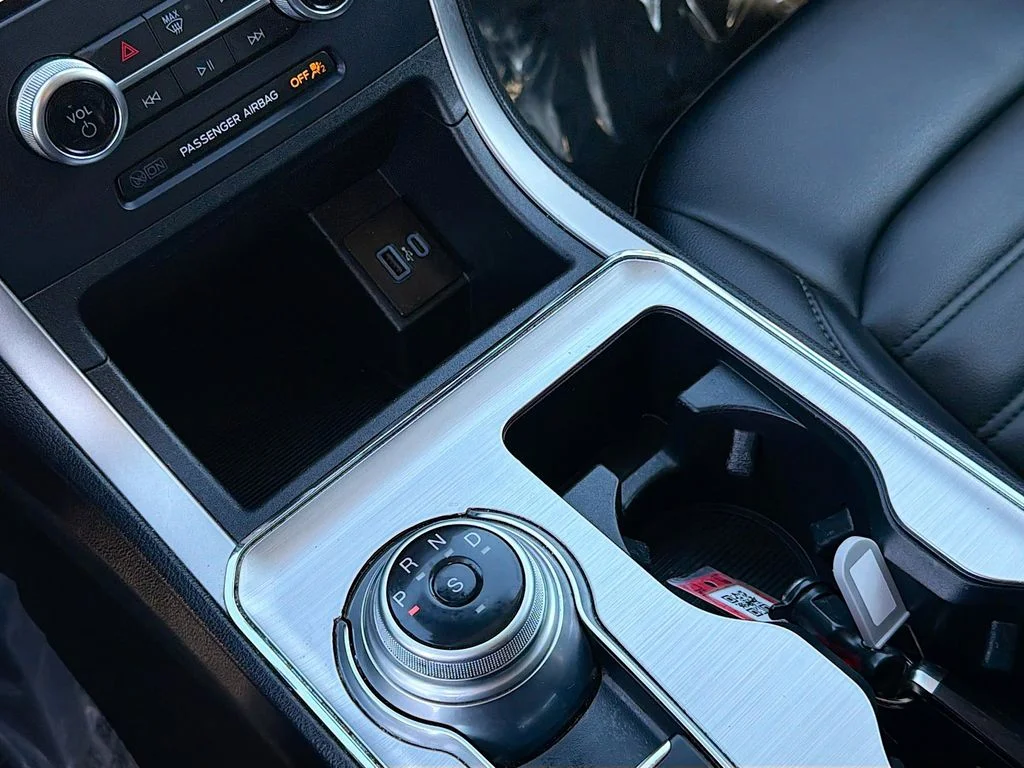Used 2022 White Ford SEL image 26