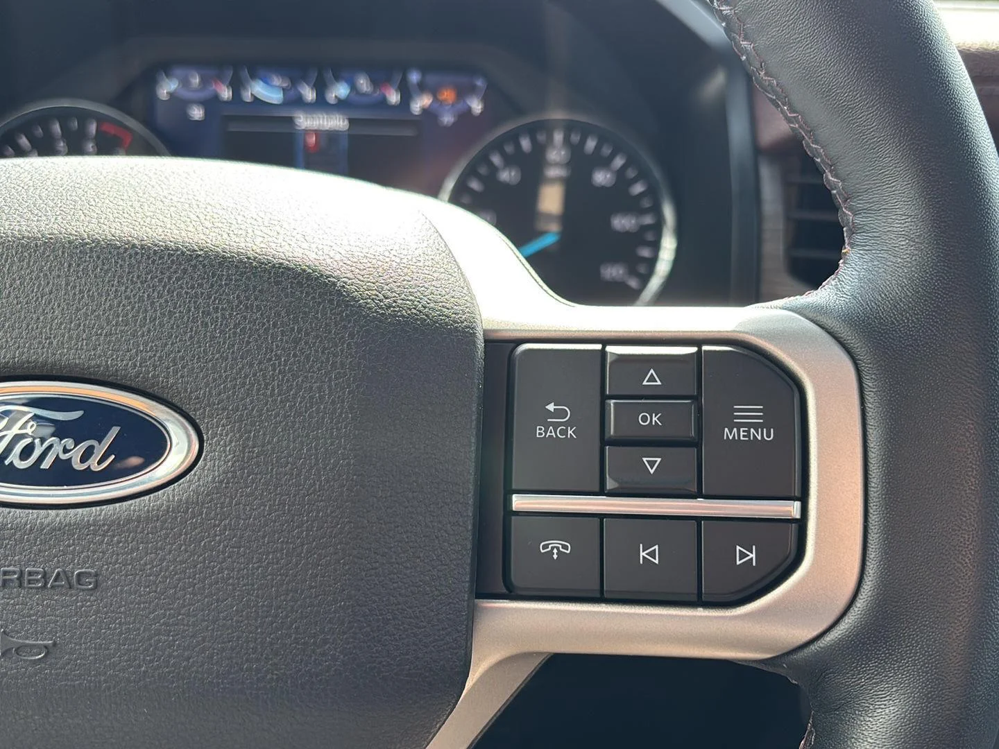 Used 2023 Star White Ford Limited image 19