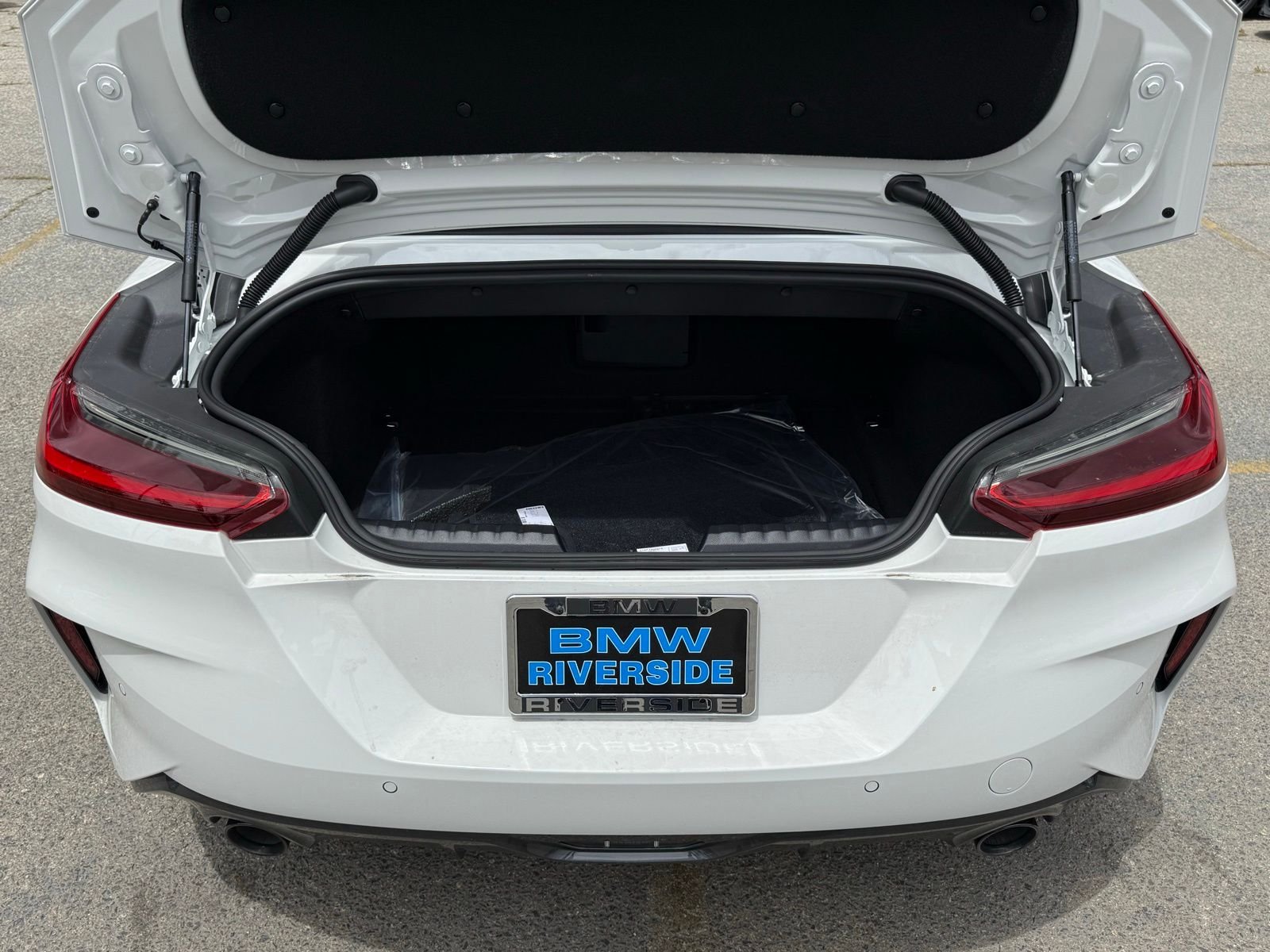 New 2026 Alpine White BMW sDrive30i image 16