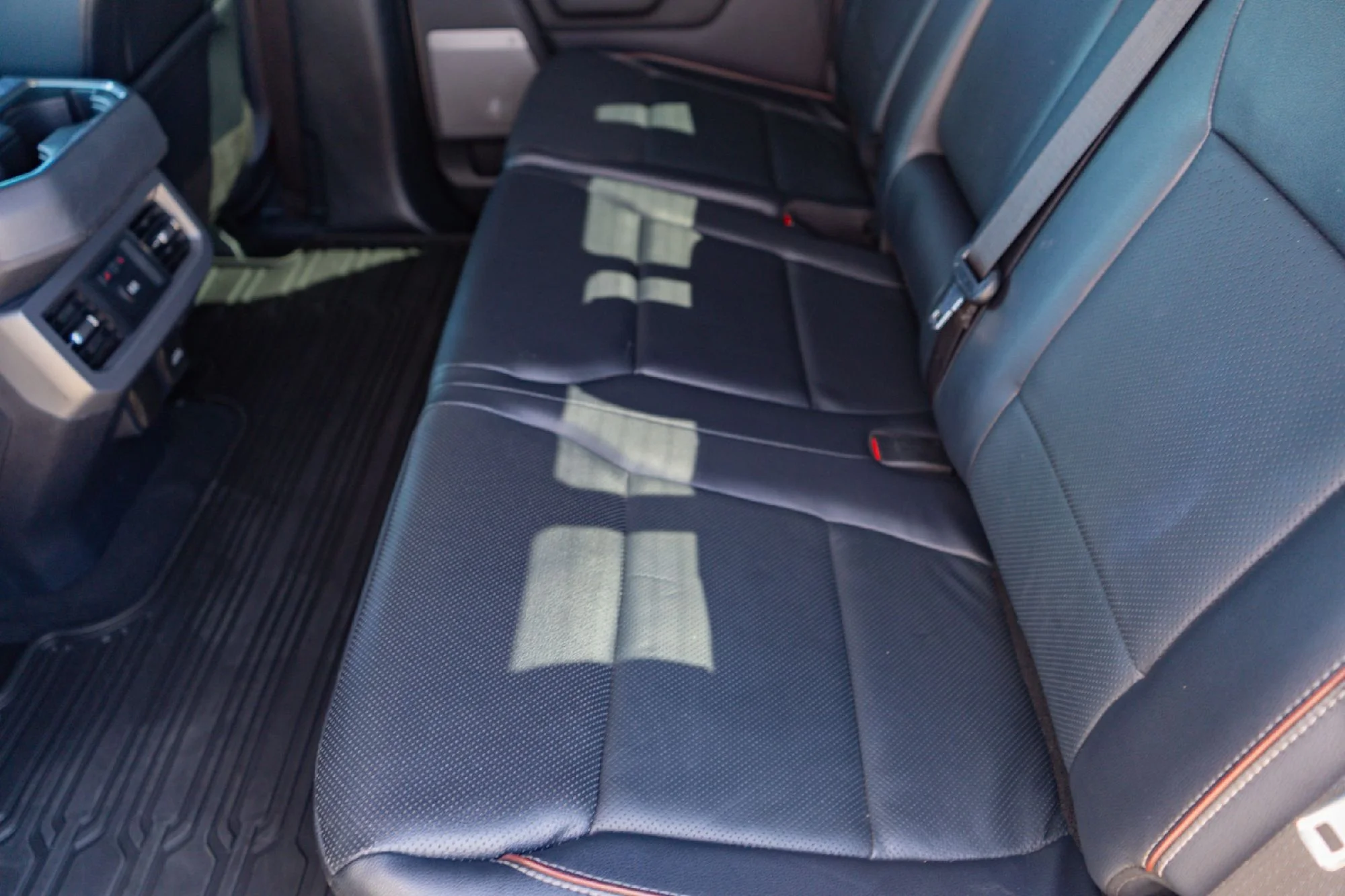 Used 2023 Silver Ford Lariat image 24