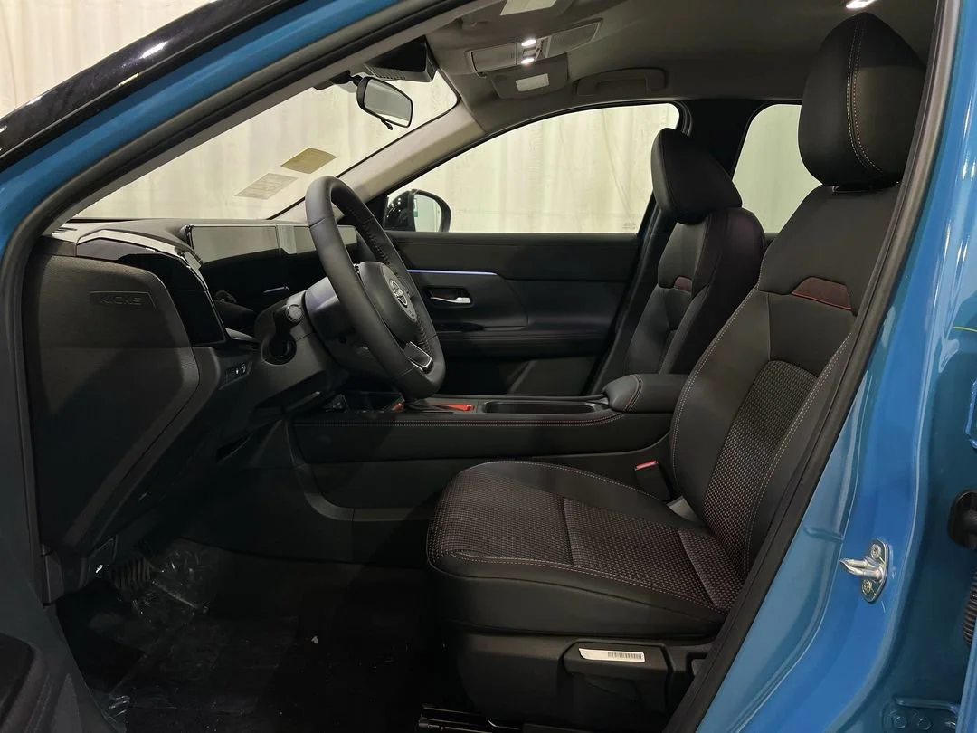 New 2026 Arctic Ice Blue Metallic / Super Black Two-tone Nissan SR image 13