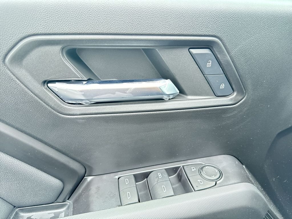 Used 2024 White GMC Elevation image 19
