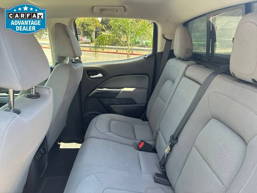 Used 2016 SILVER ICE METALLIC Chevrolet 2WD LT image 19