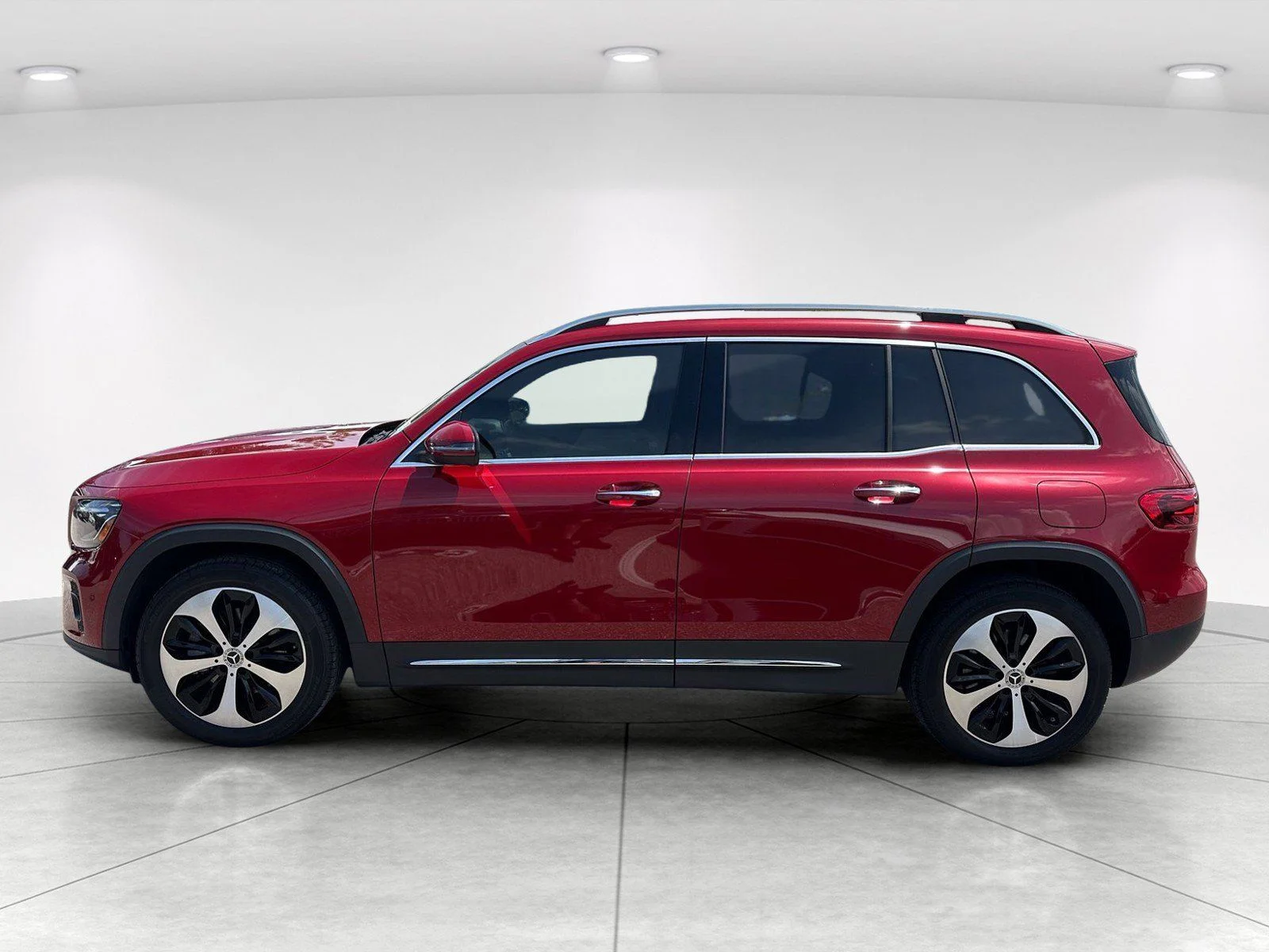 Used 2024  Mercedes-Benz GLB 250 image 4