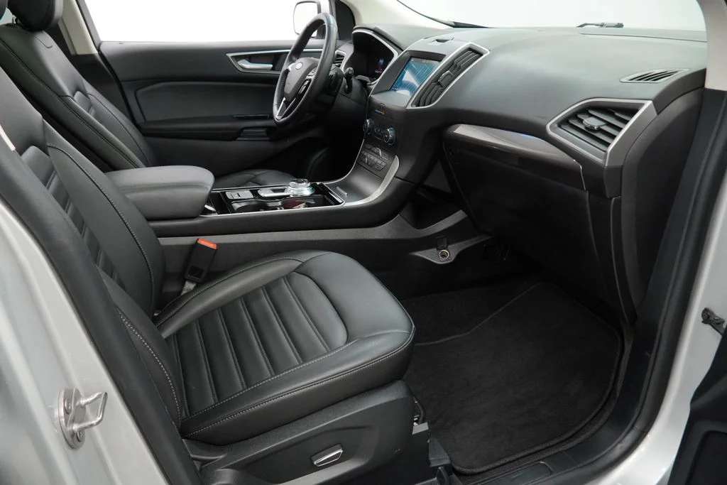 Used 2019 Silver Ford SEL image 49