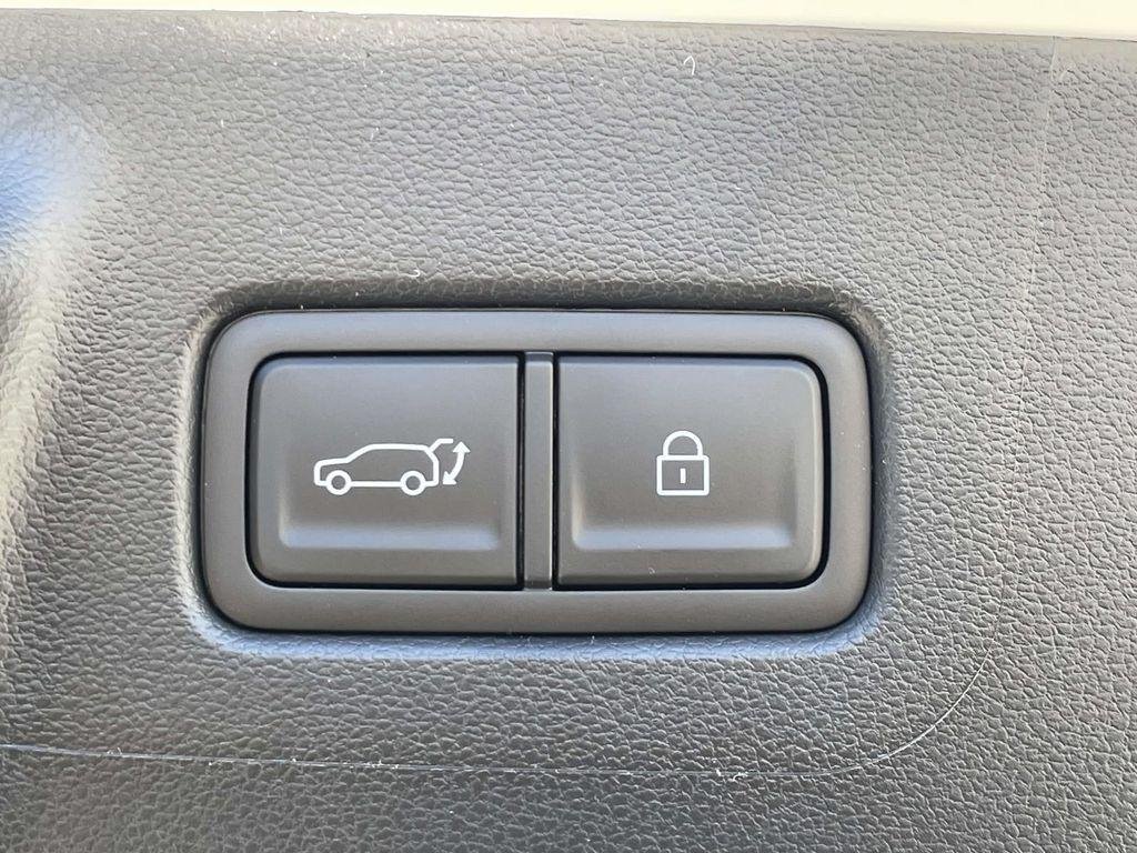 New 2026 White Hyundai SEL AWD image 9