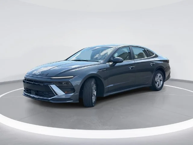 Used 2026 Gray Hyundai SE image 1