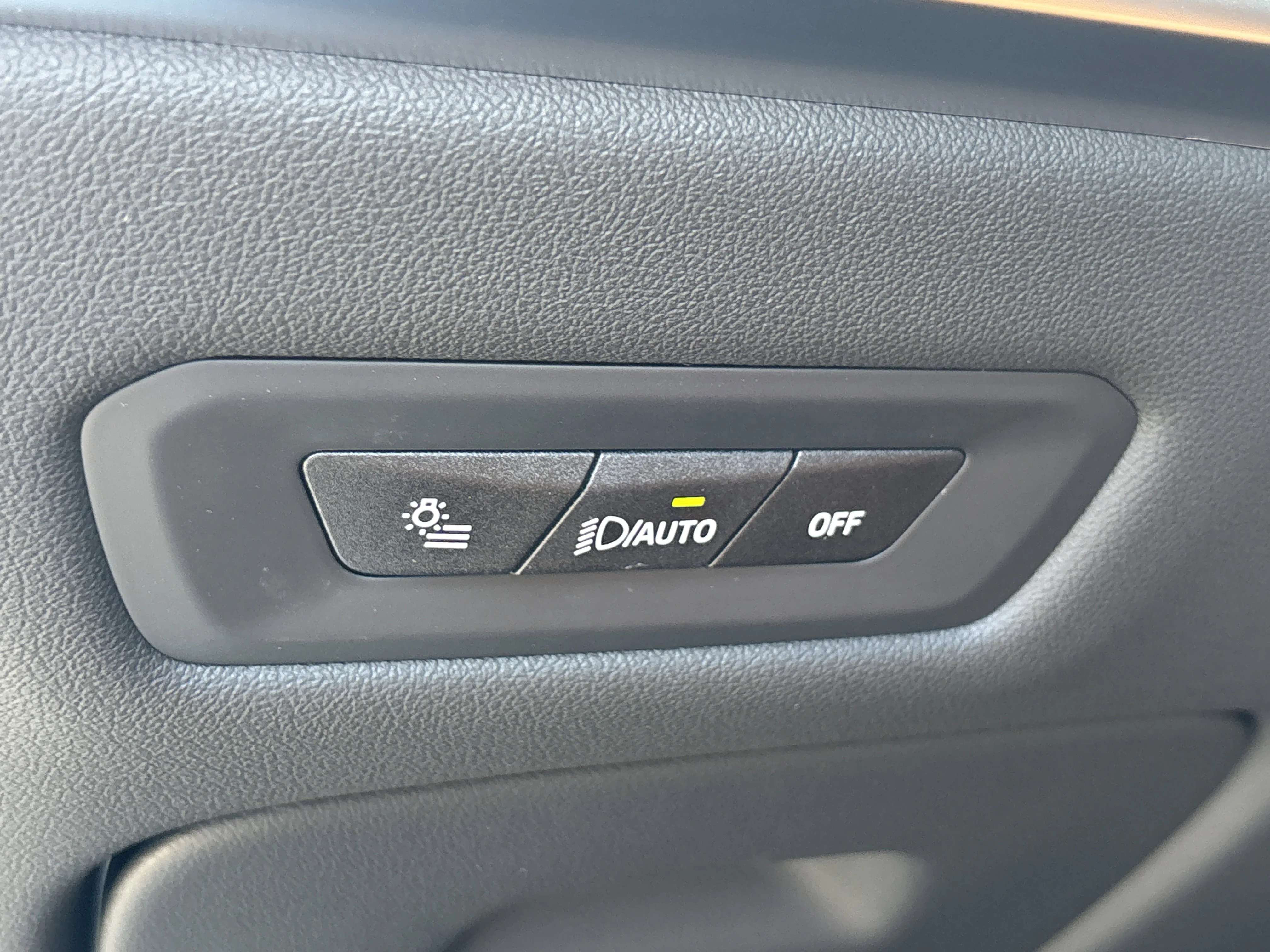 New 2026 MINERAL WHITE BMW xDrive40i image 27
