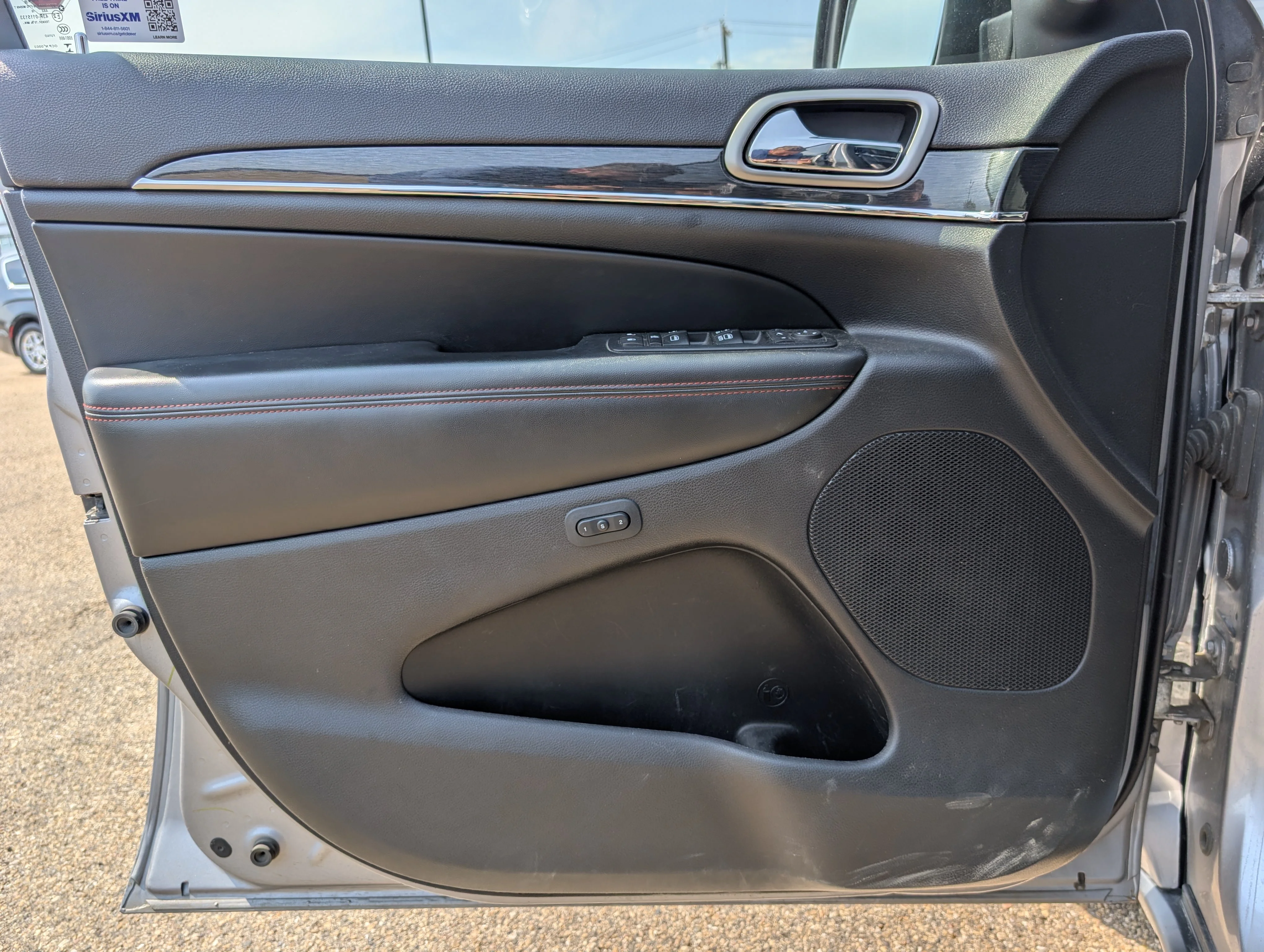 Used 2017 Billet Metallic Jeep Trailhawk image 18