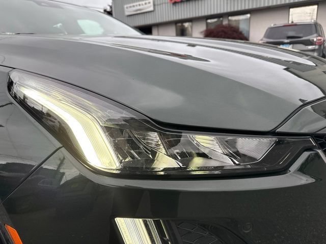 Used 2020 Evergreen Metallic Cadillac Sport image 9