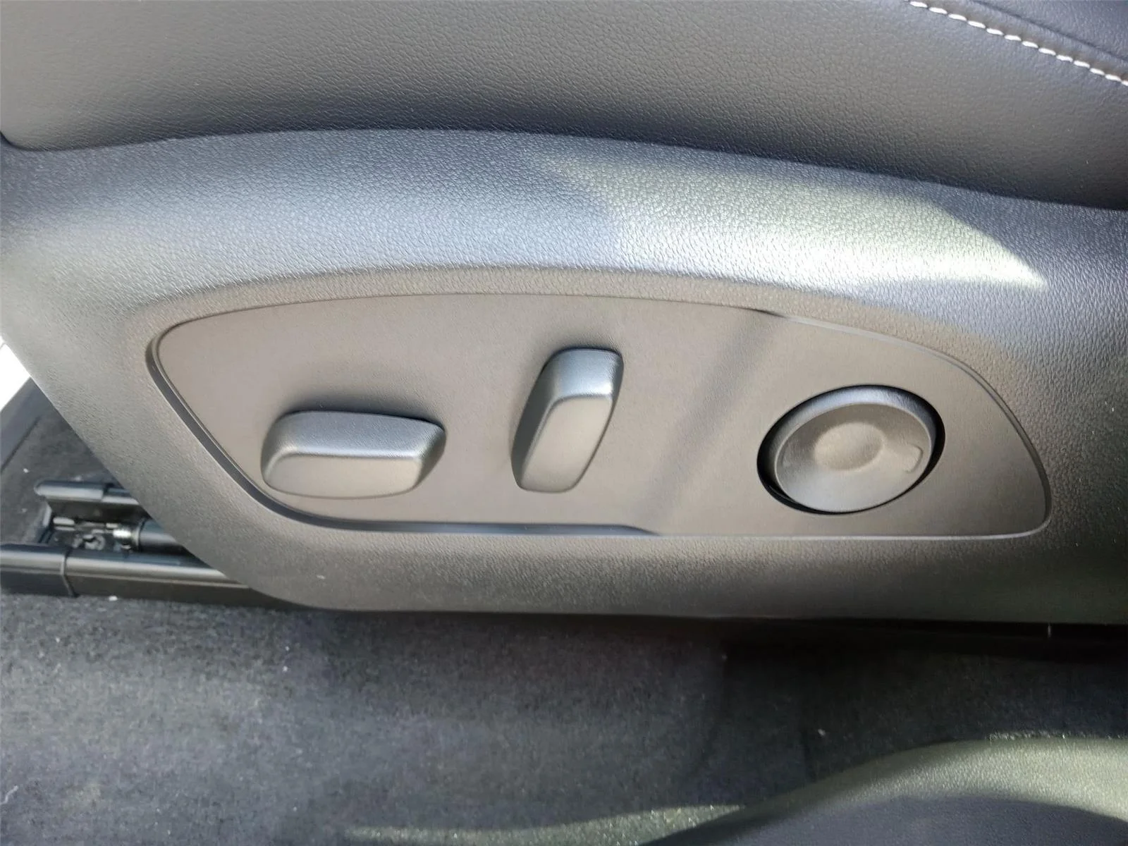 New 2026 Polar White Tricoat Chevrolet LT image 16