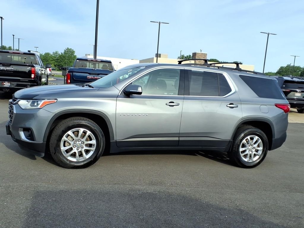 Used 2019 Chevrolet Traverse 1LT with VIN 1GNEVGKWXKJ319217 for sale in Savoy, IL