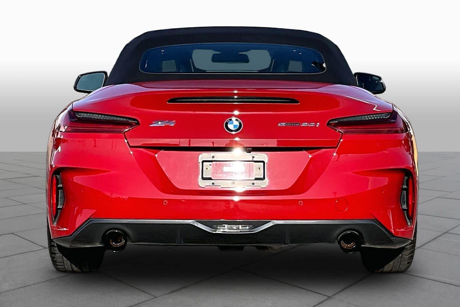 Used 2023 San Francisco Red Metallic BMW sDrive30i image 9