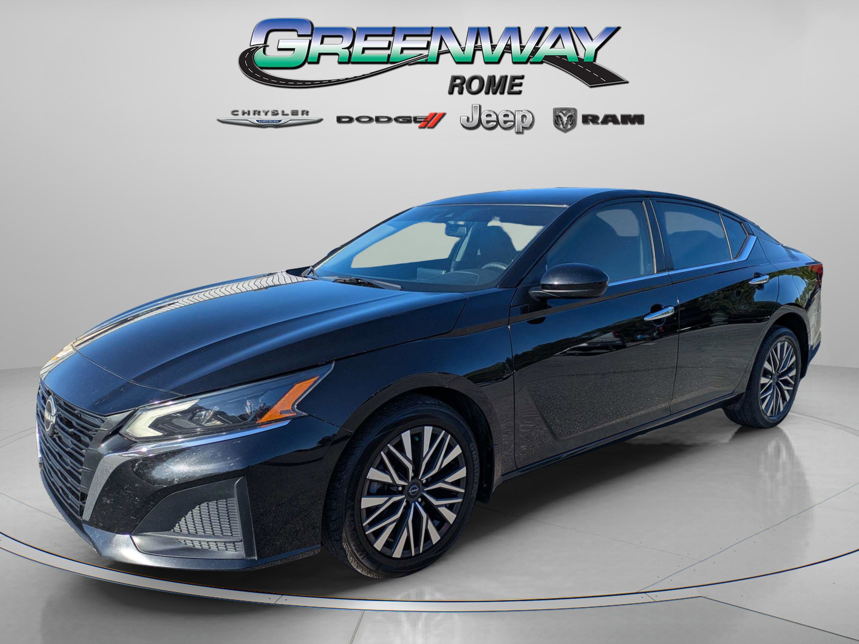 Used 2023 Super Black Nissan 2.5 SV image 4