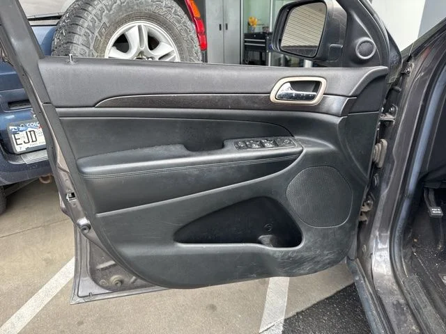 Used 2014 Gray Jeep Laredo image 11