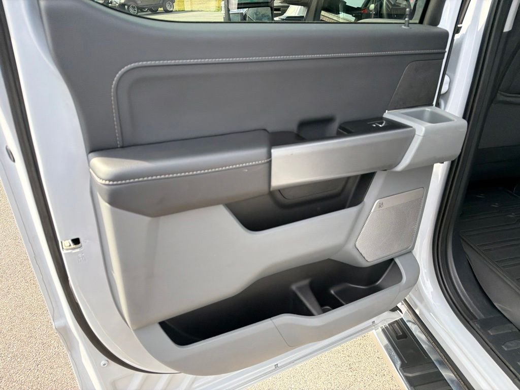Certified Used 2025 White Metallic Ford XLT image 29