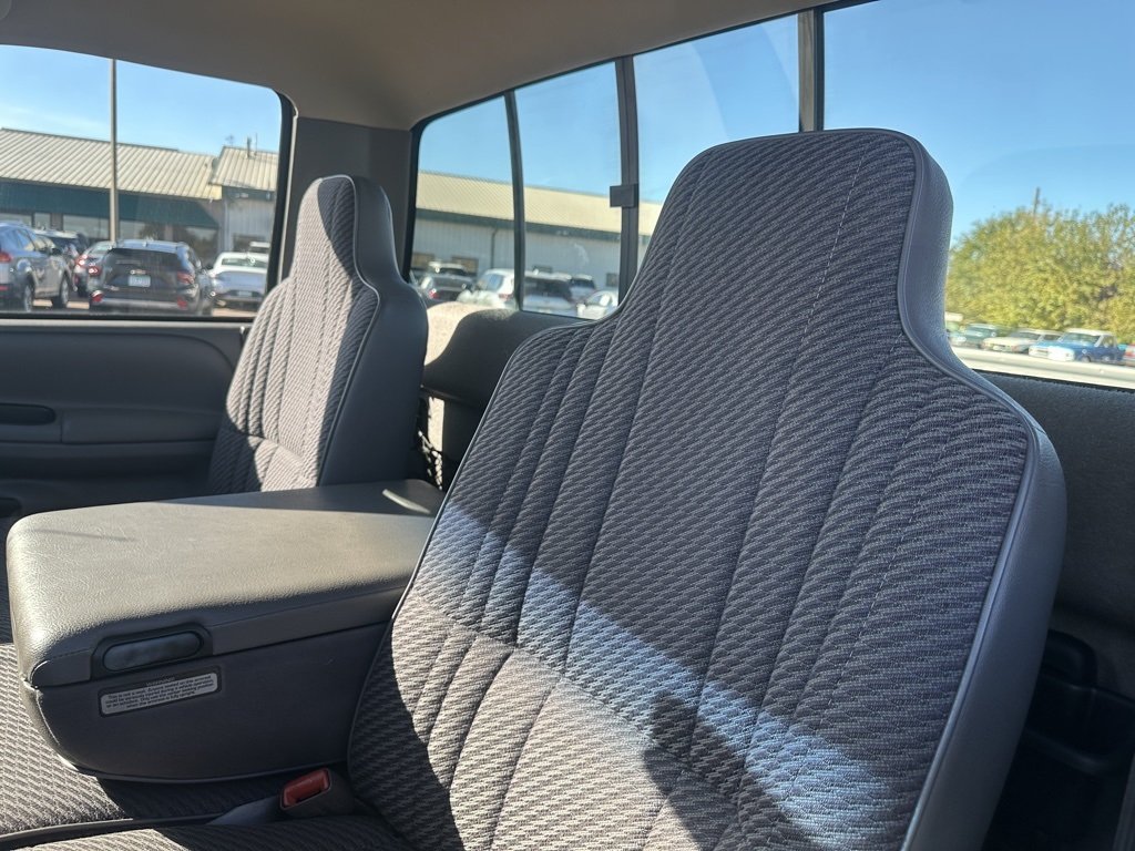 1994 Dodge Ram photo 3