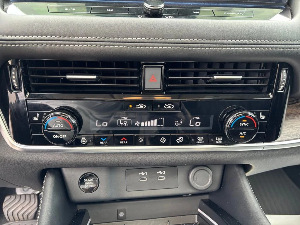 Used 2025 Gold Nissan Platinum image 25