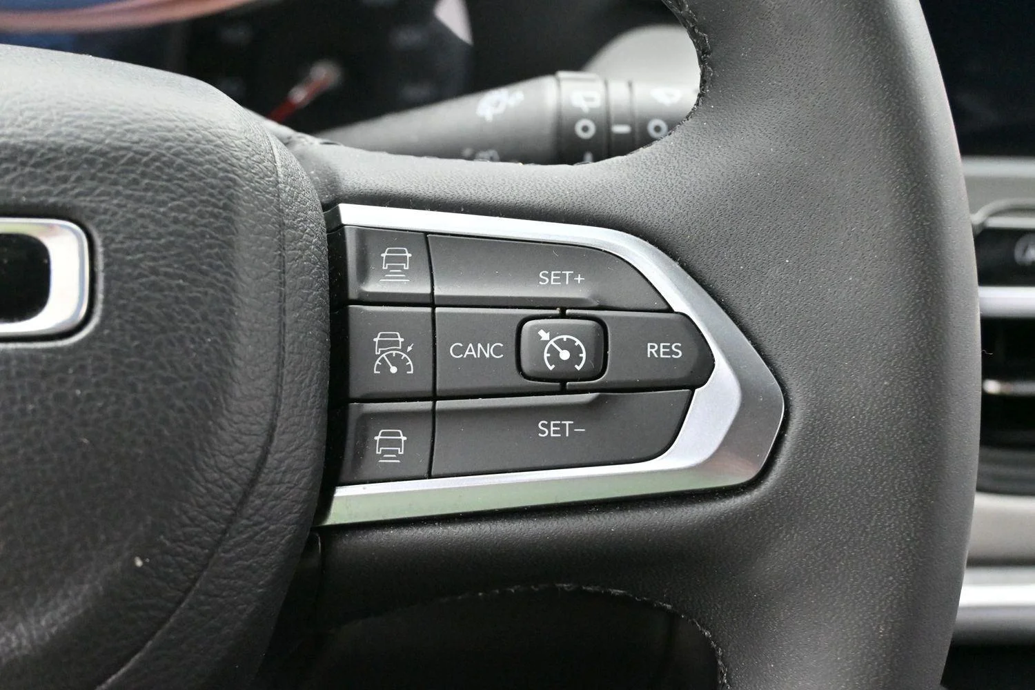 Used 2023 Bright White Clearcoat Jeep Limited image 18