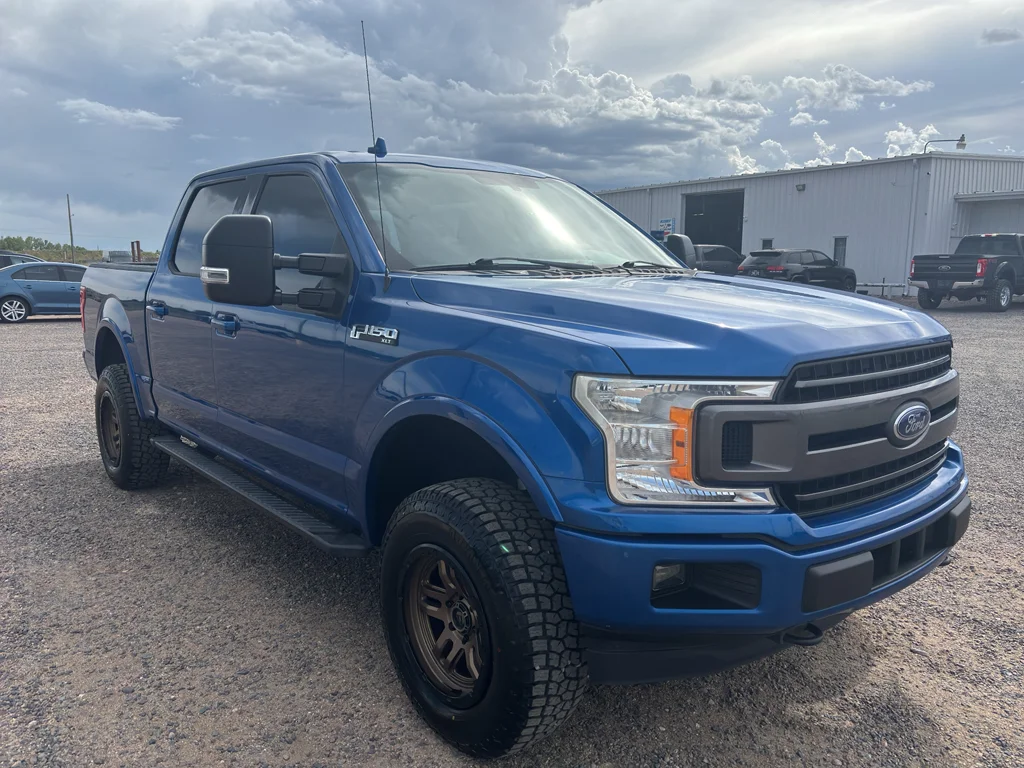Used 2018 Lightning Blue Ford XLT image 3