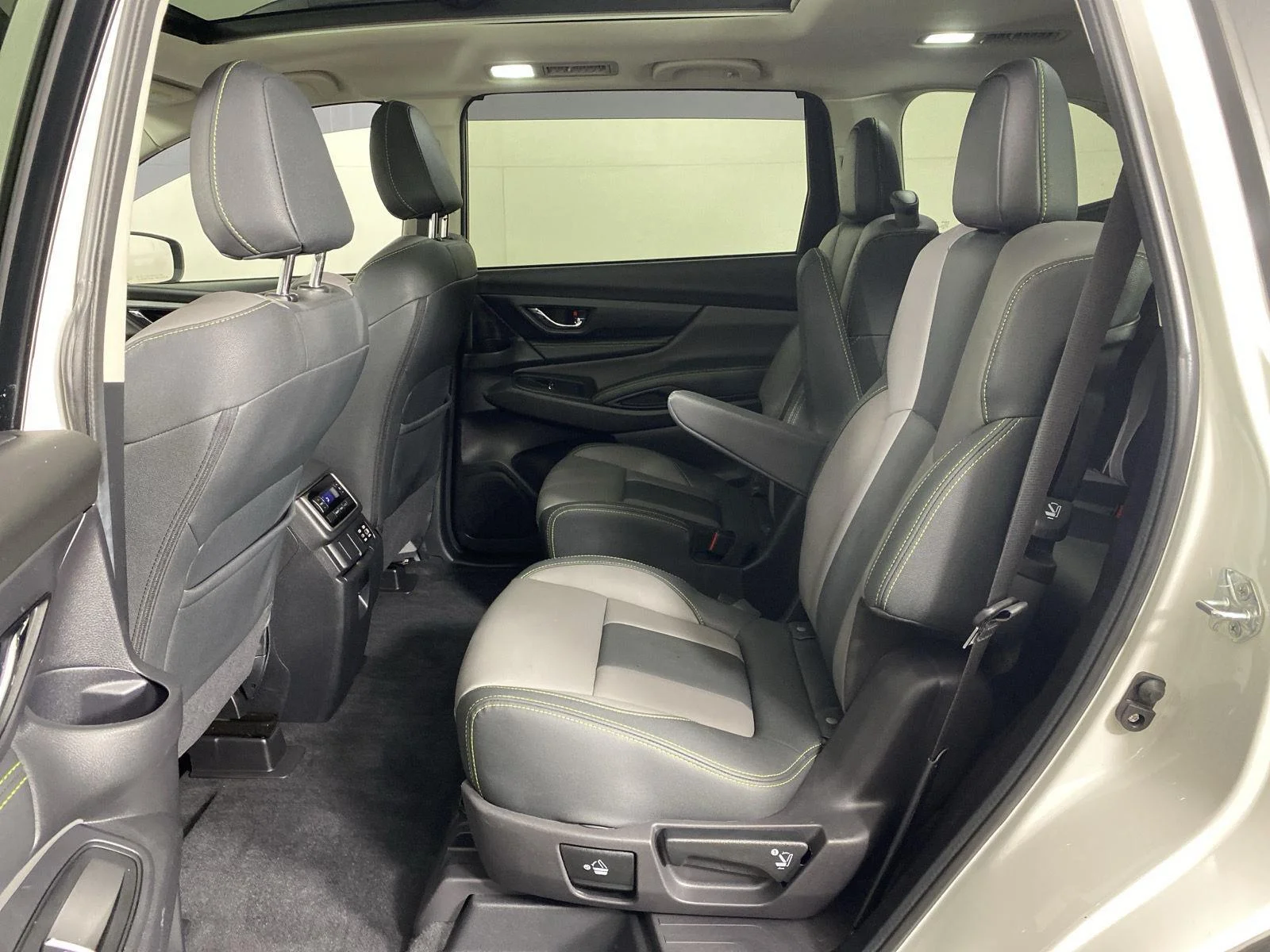 Used 2023 Crystal White Pearl Subaru Onyx Edition image 24