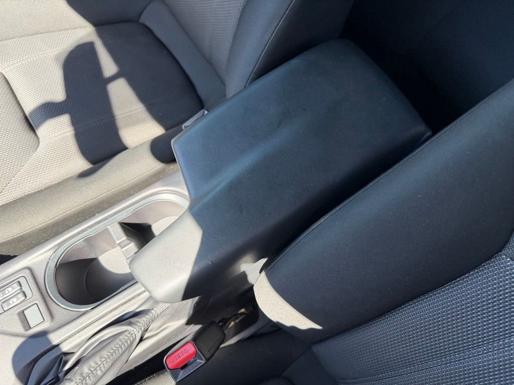 Used 2018 Silver Subaru 2.0i Premium image 26