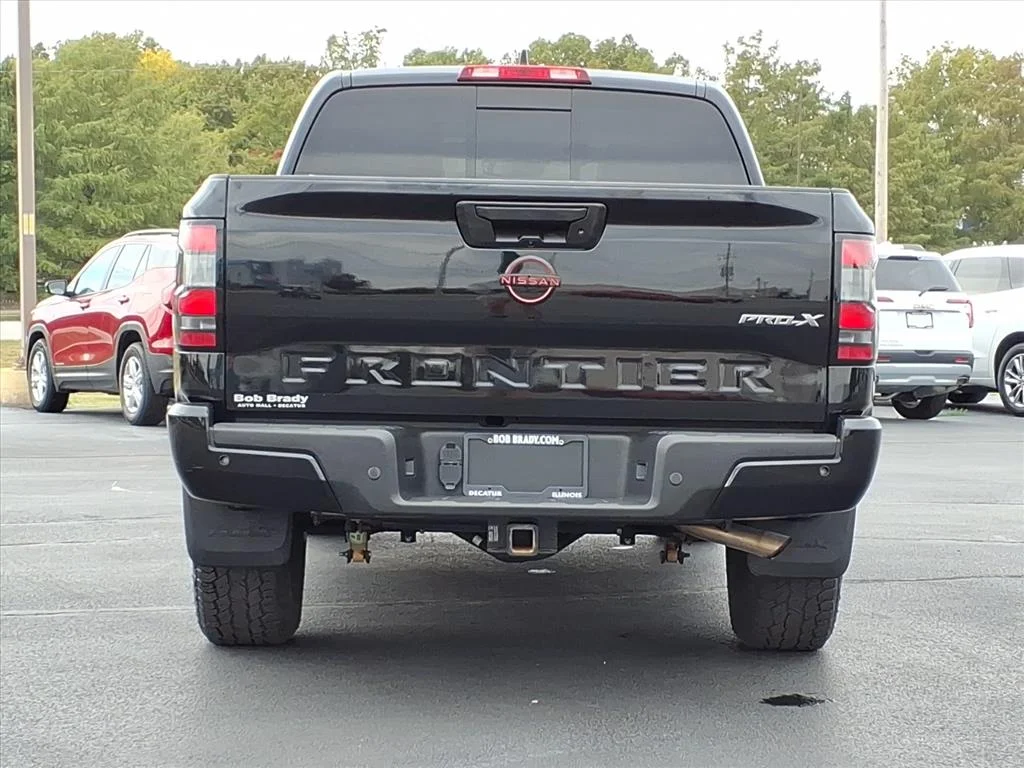 Used 2023 Black Nissan PRO-X image 14