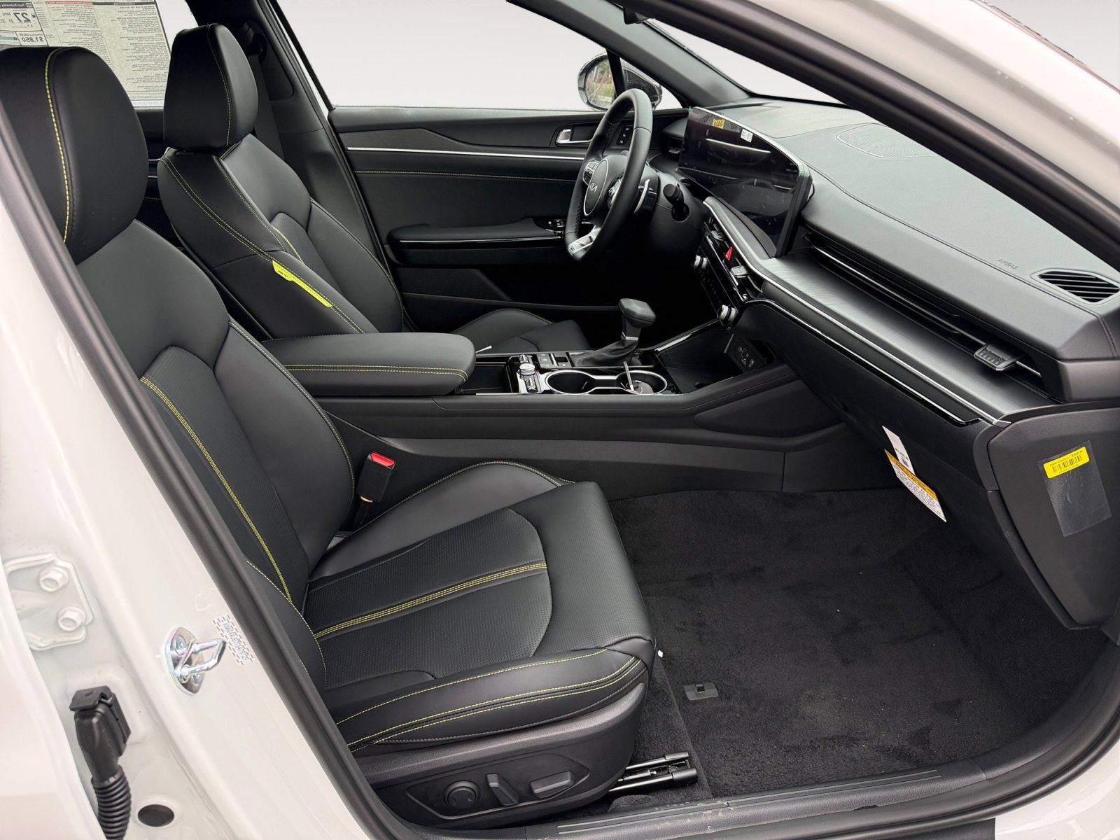 New 2026 Snow White Pearl Kia GT image 19