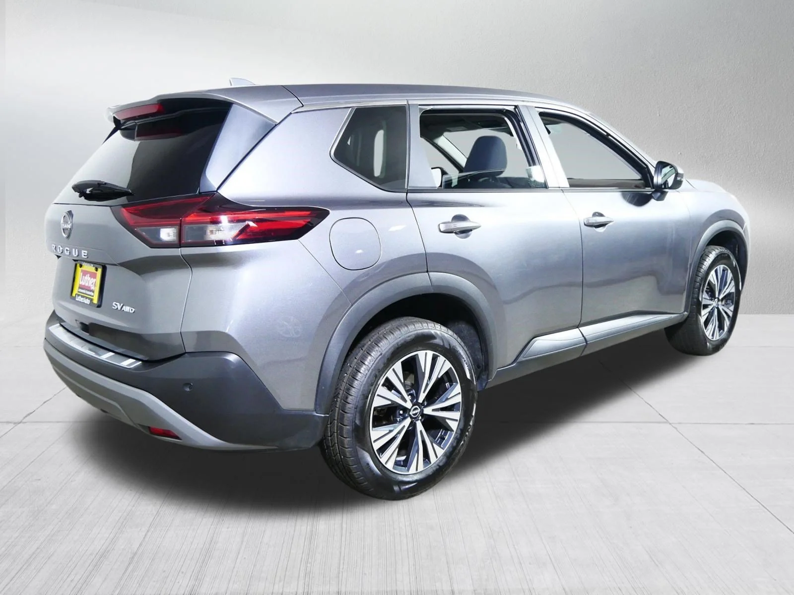 Used 2022 Gun Metallic Nissan SV image 7
