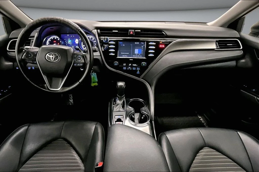 Used 2020 Silver Toyota SE image 7
