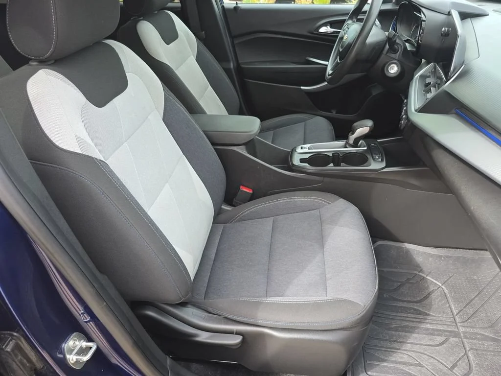 2024 Chevrolet Trax LS - Photo 29