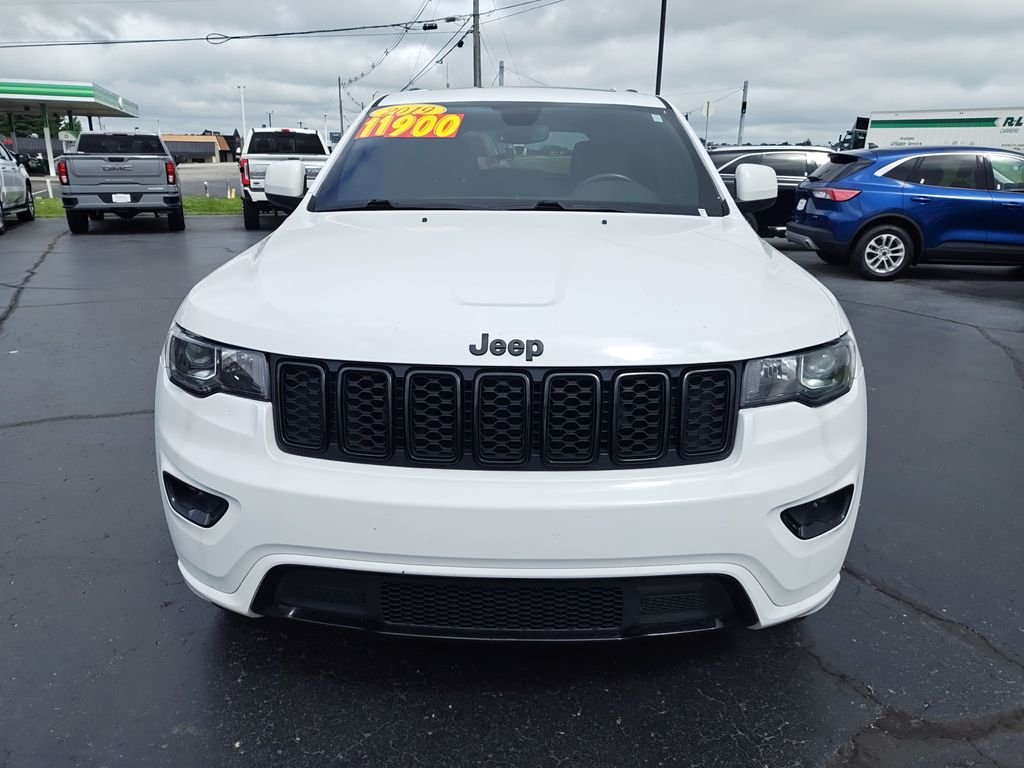 Used 2019 White Jeep Altitude image 8