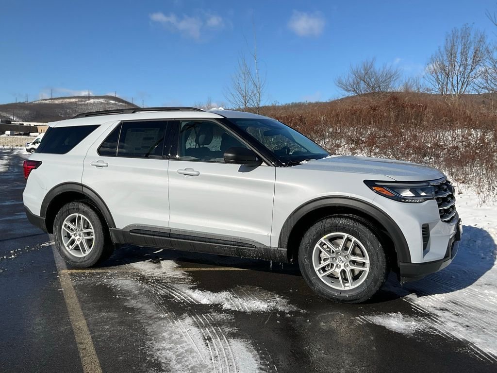 New 2026 Space White Metallic Ford Active image 1