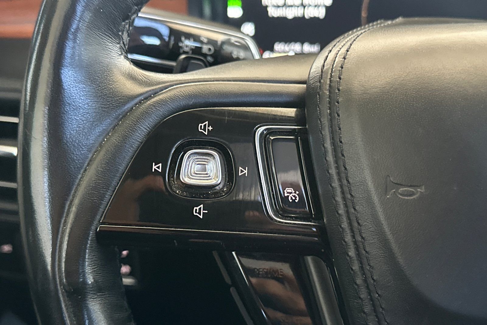 Used 2020 Black Lincoln Reserve image 28