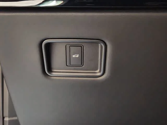 New 2026 Fuji White Land Rover Dynamic SE - P400 image 33