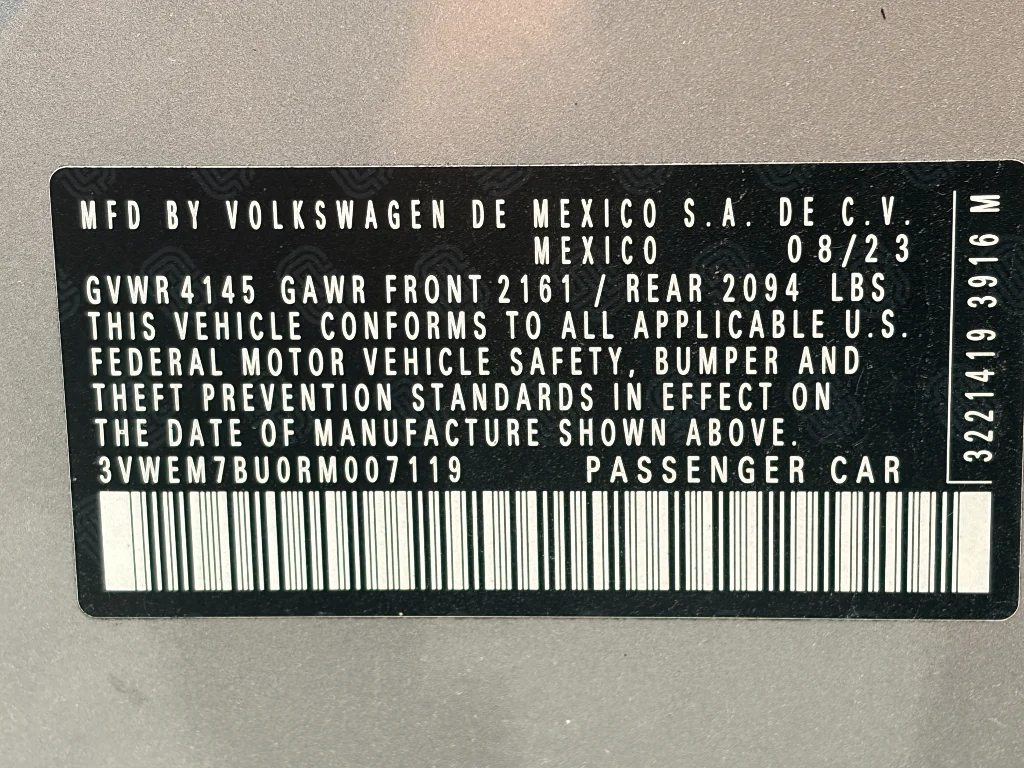 Used 2024 Pyrite Silver Metallic Volkswagen SE image 32