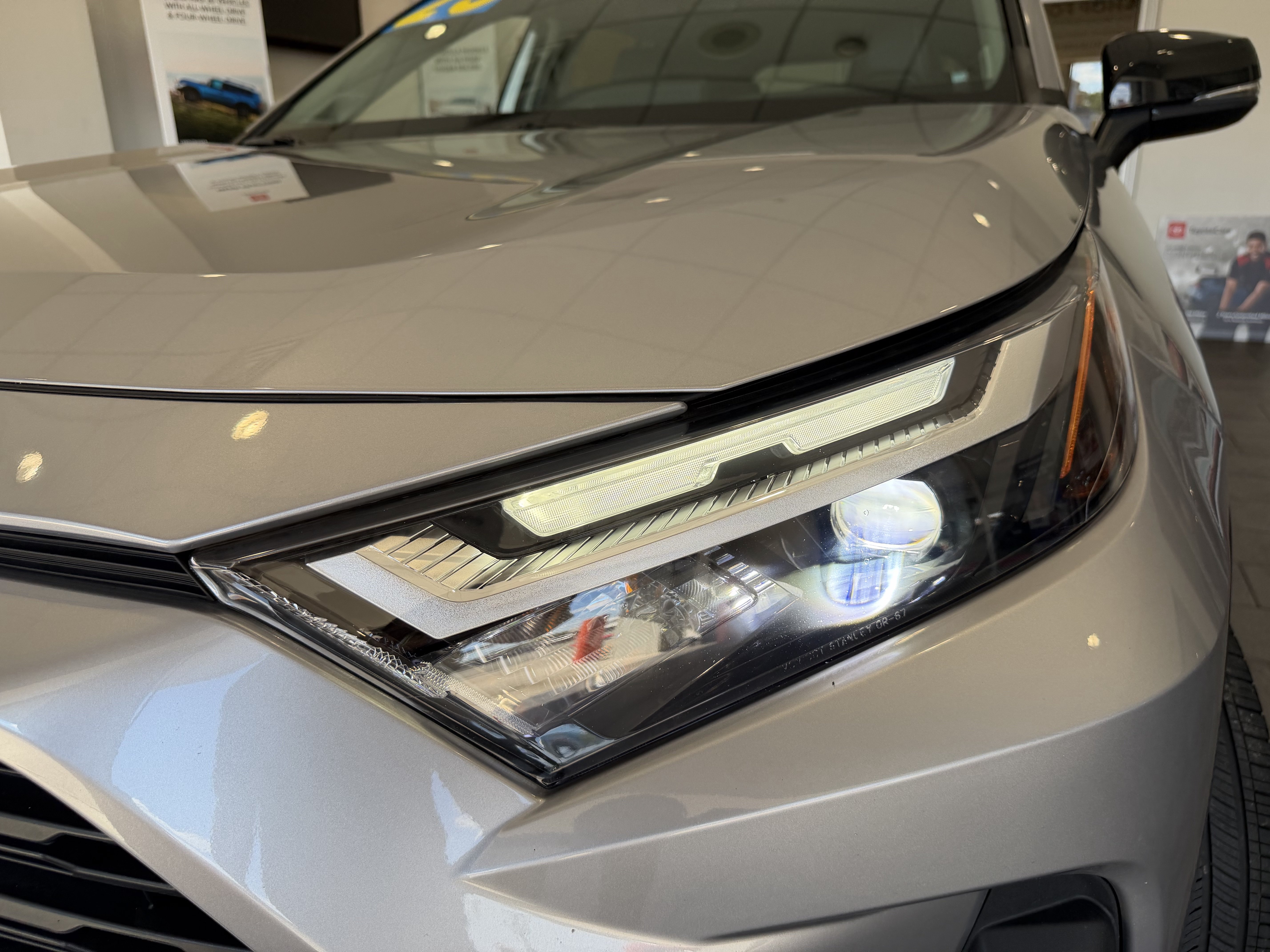 Used 2023 Silver Toyota XLE Premium image 46