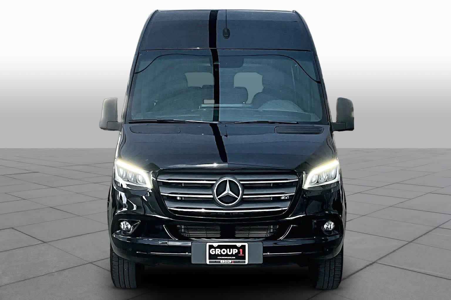 Used 2023 Obsidian Black Metallic Mercedes-Benz  image 4