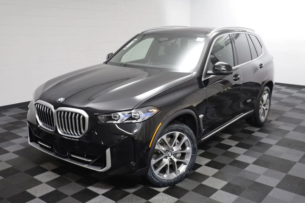 New 2026 BLACK SAPPHIRE BMW xDrive40i image 2