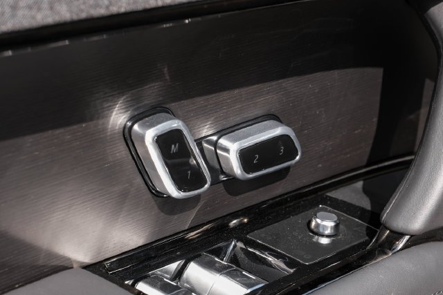 Used 2025 Gray Land Rover Dynamic SE image 36