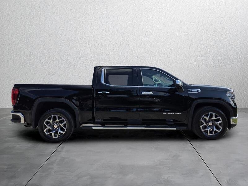 Used 2023 Onyx Black GMC 2WD CREW CAB 147" SLT image 5