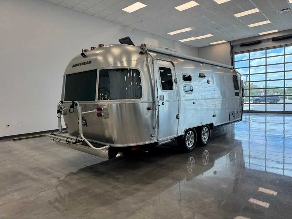 Used 2021 SILVER AIRSTREAM  image 2