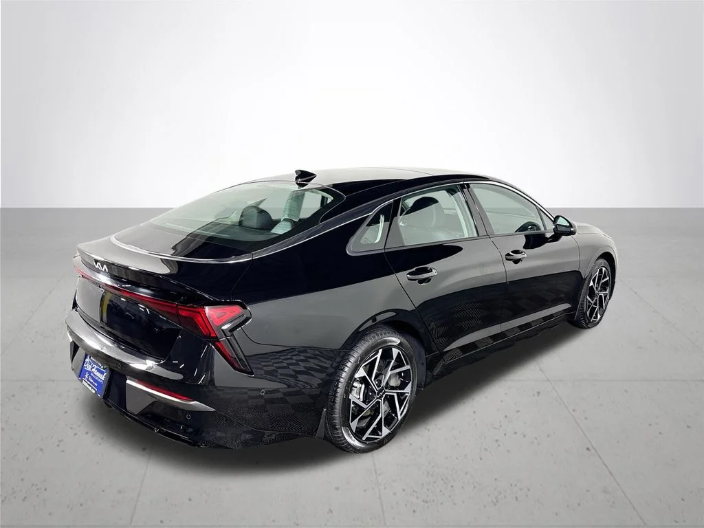 Used 2025 Black Kia EX image 6