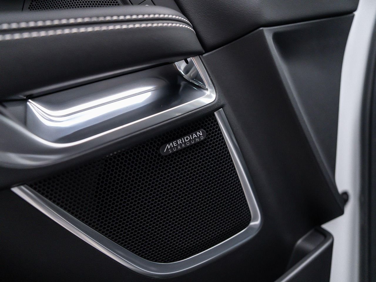 2024 Jaguar E-Pace R-DYNAMIC SE - Photo 26
