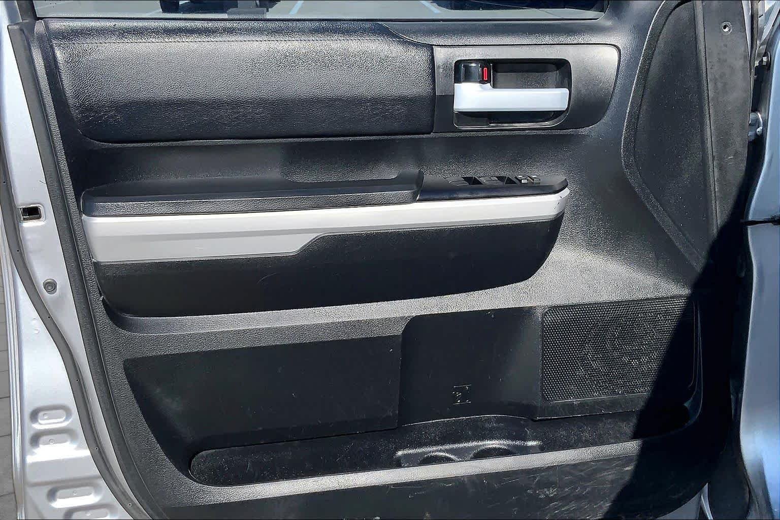 Used 2019 Silver Sky Metallic Toyota SR5 image 21