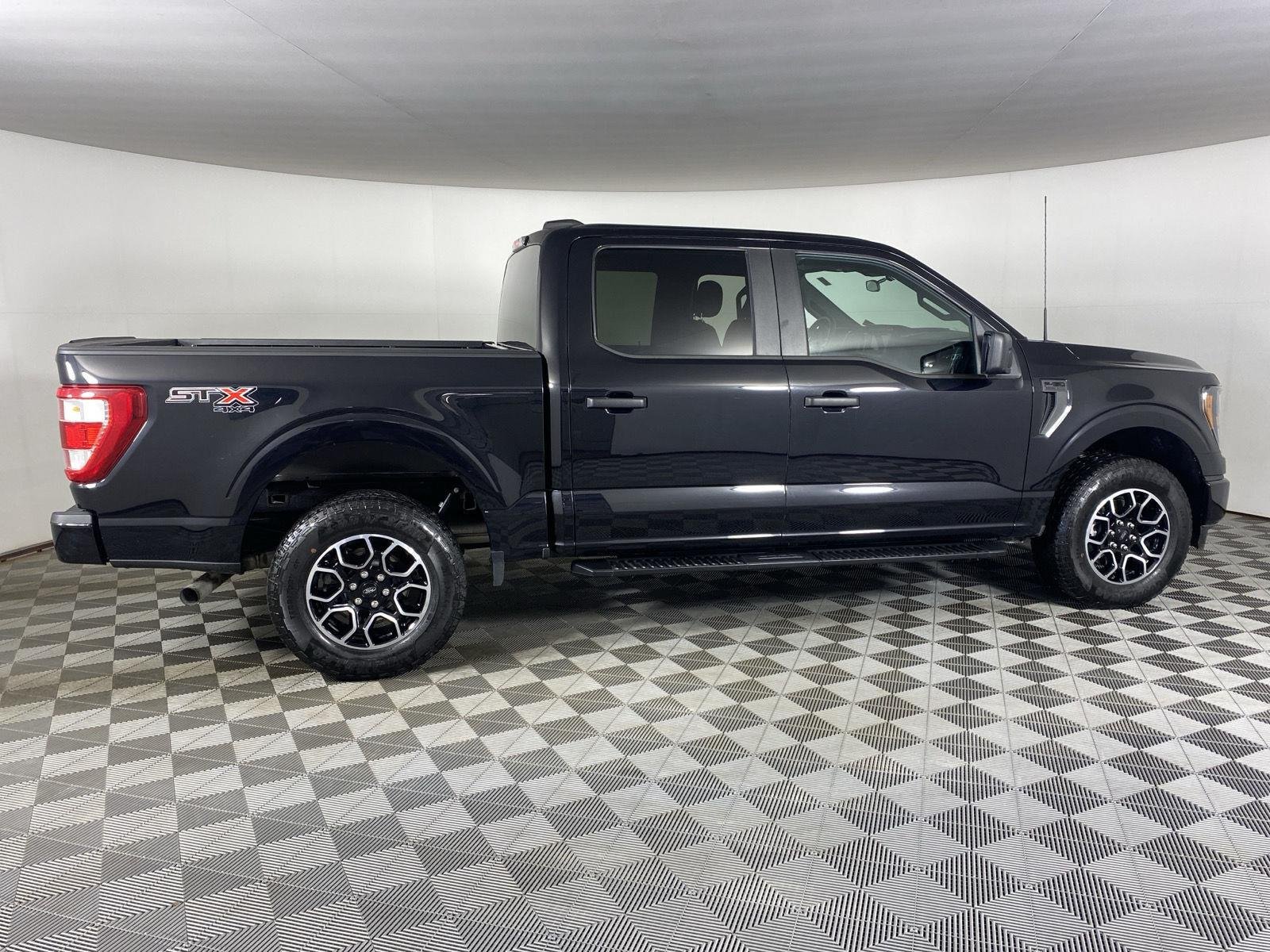 Used 2023 Agate Black Ford XL image 17